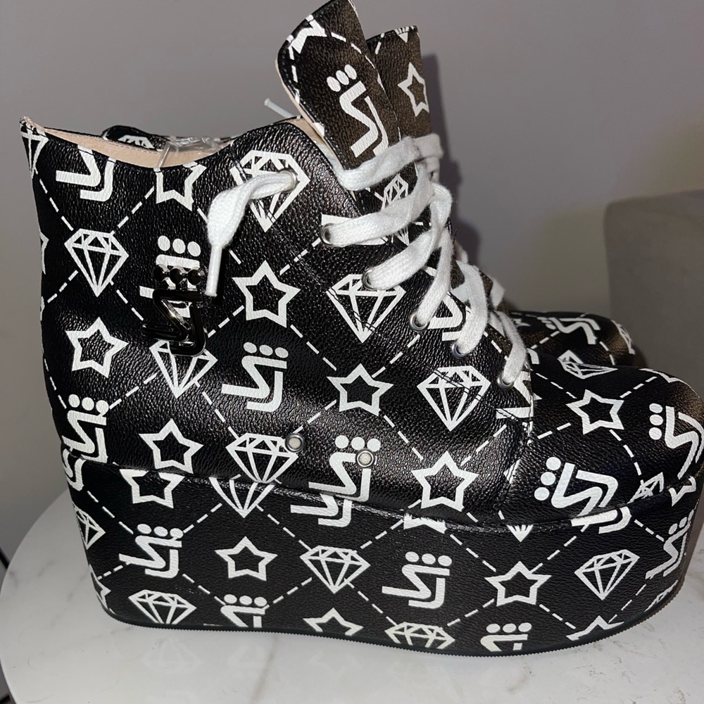SHANE JUSTIN PLATFORMS